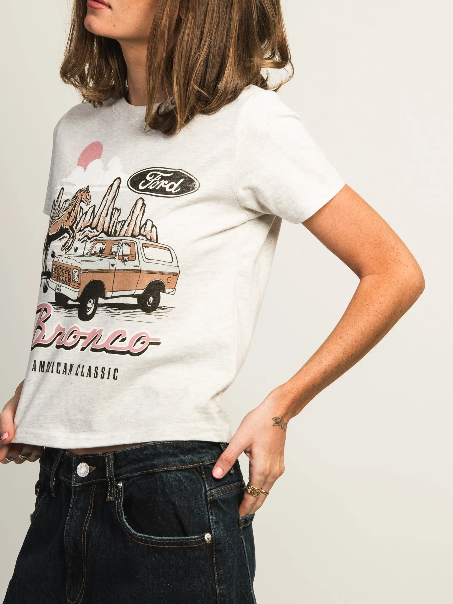BRONCO BOYFRIEND FITTED TEE