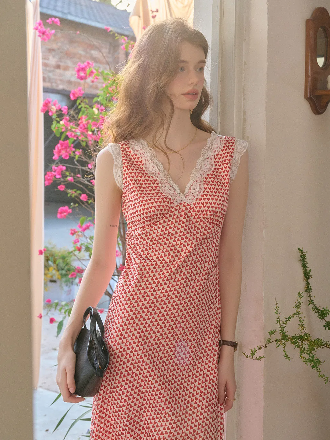 【Final Sale】Suzy V-Neck Heartcore Lace Dress
