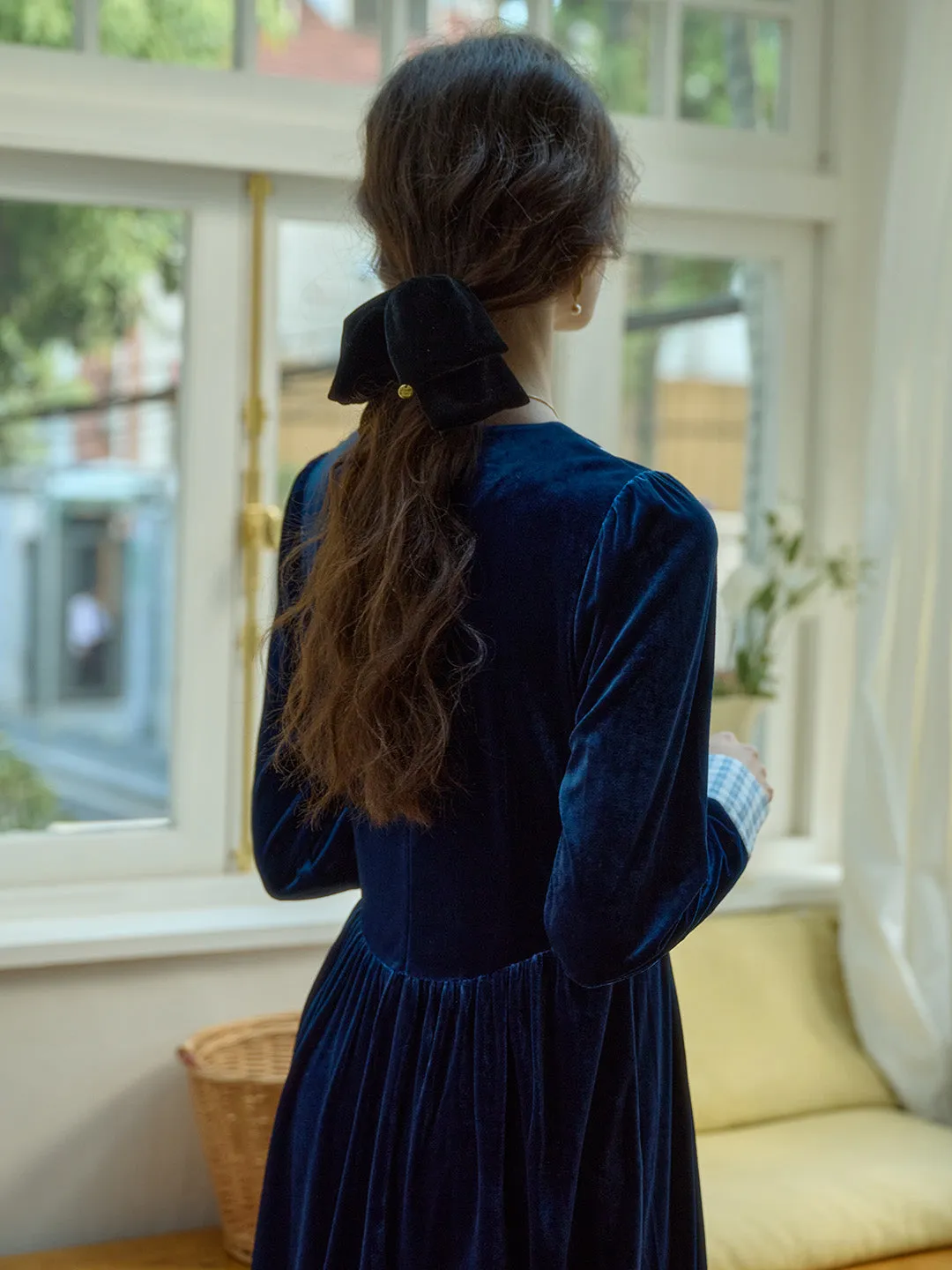 【Final Sale】Valerie Round Neck Bow Velvet Dress