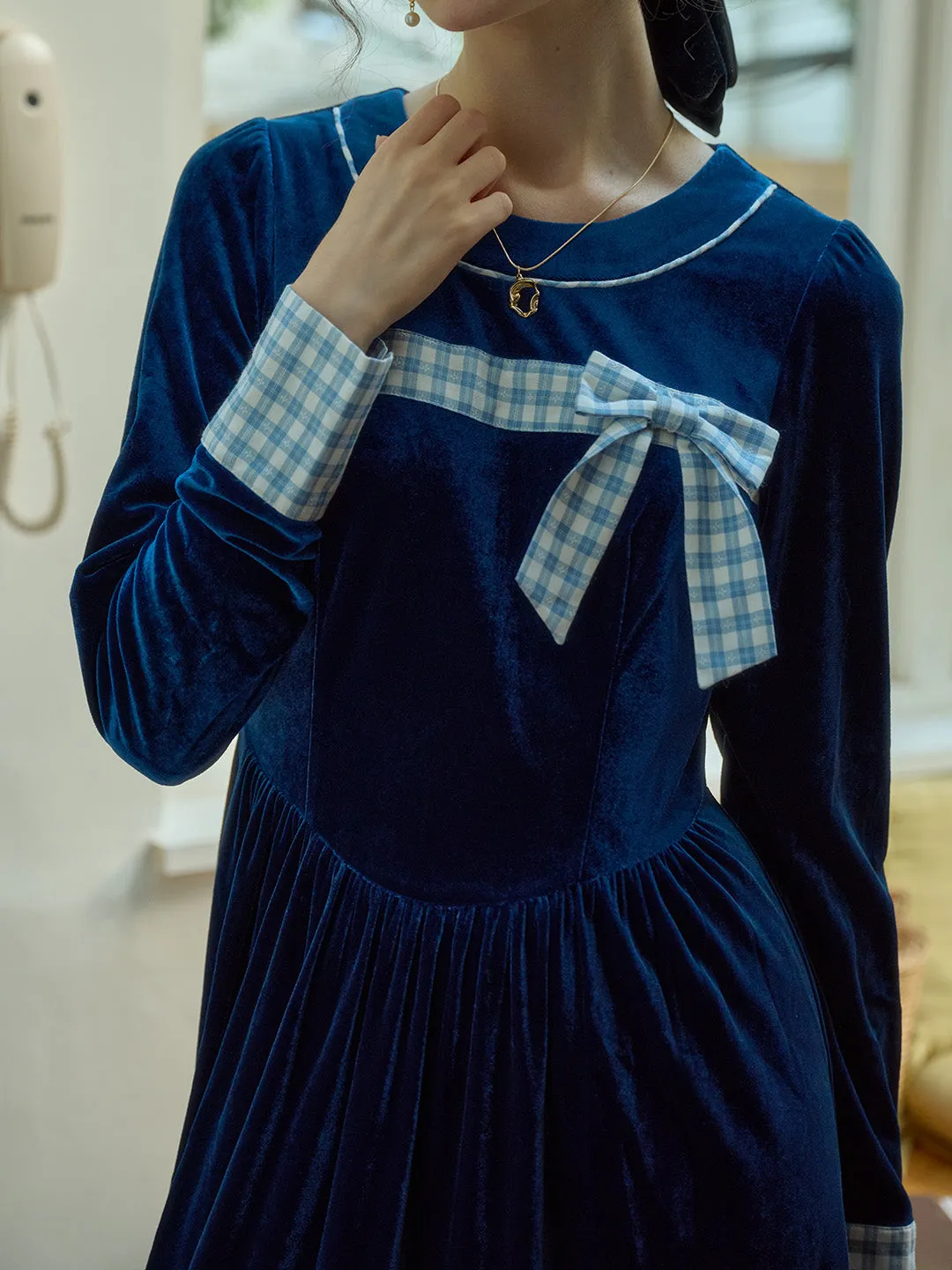 【Final Sale】Valerie Round Neck Bow Velvet Dress