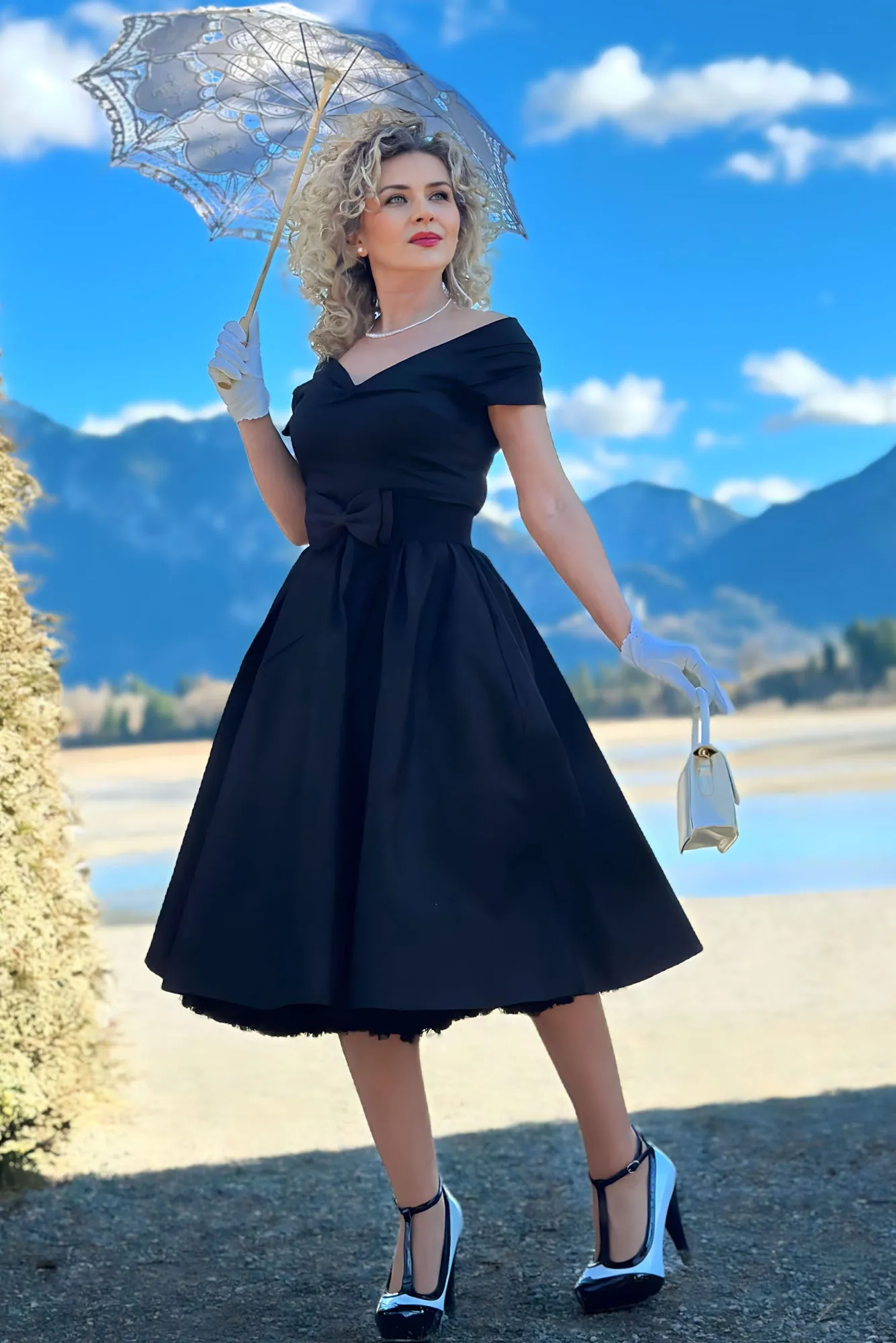 Miss Lily Dress in Black