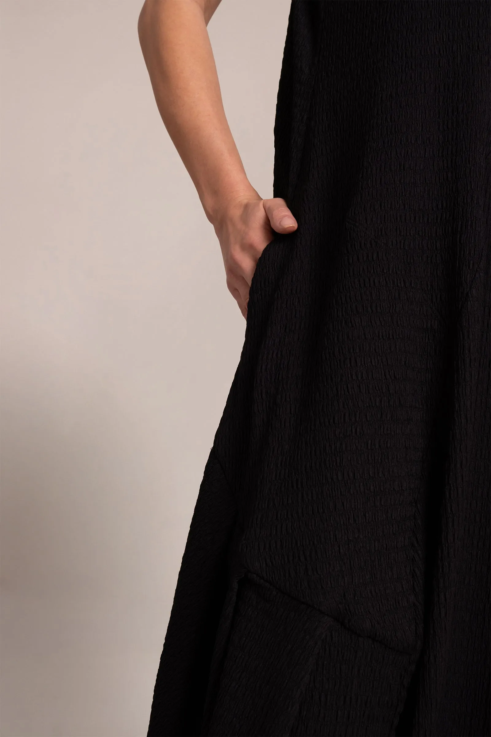 Popcorn Waffle Dress | Black