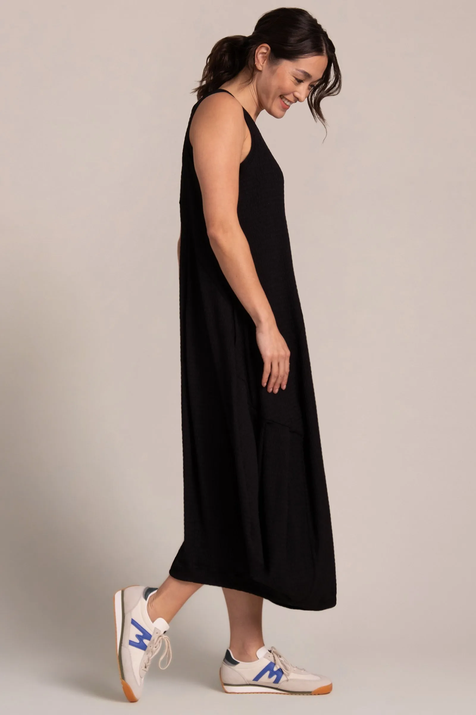 Popcorn Waffle Dress | Black
